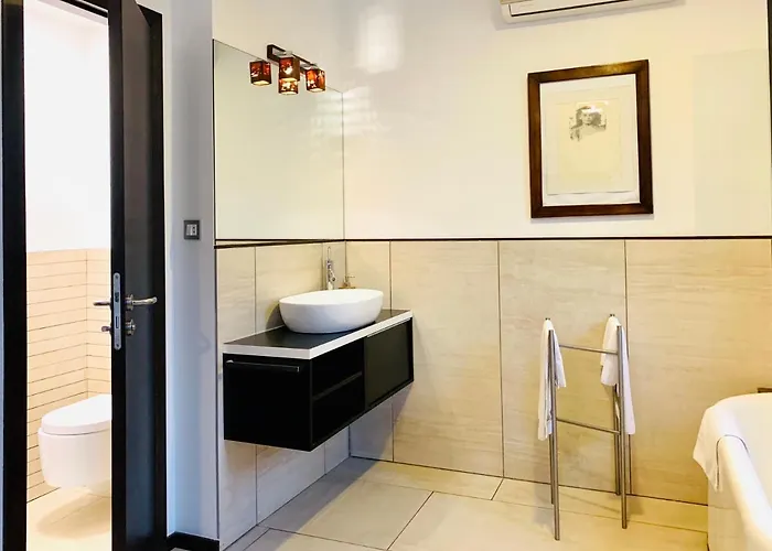 Parliament Penthouse Apartament *